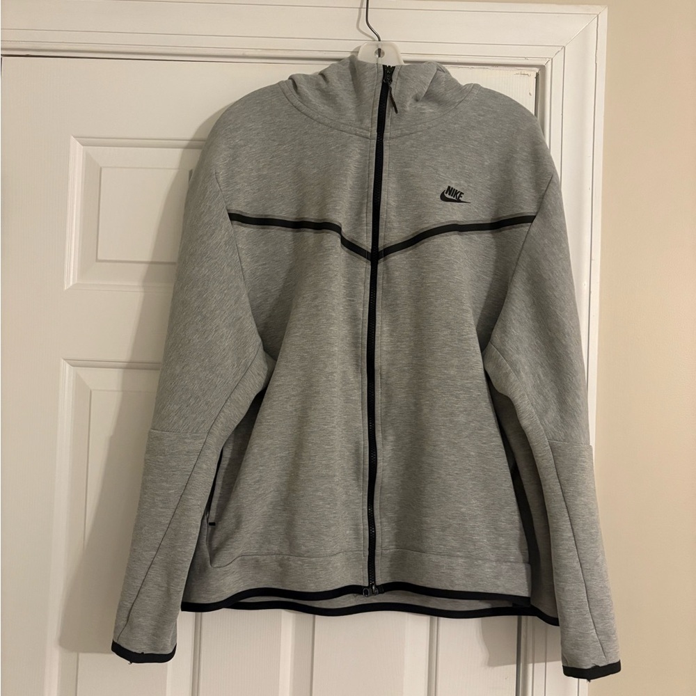 Men’s Nike Tech